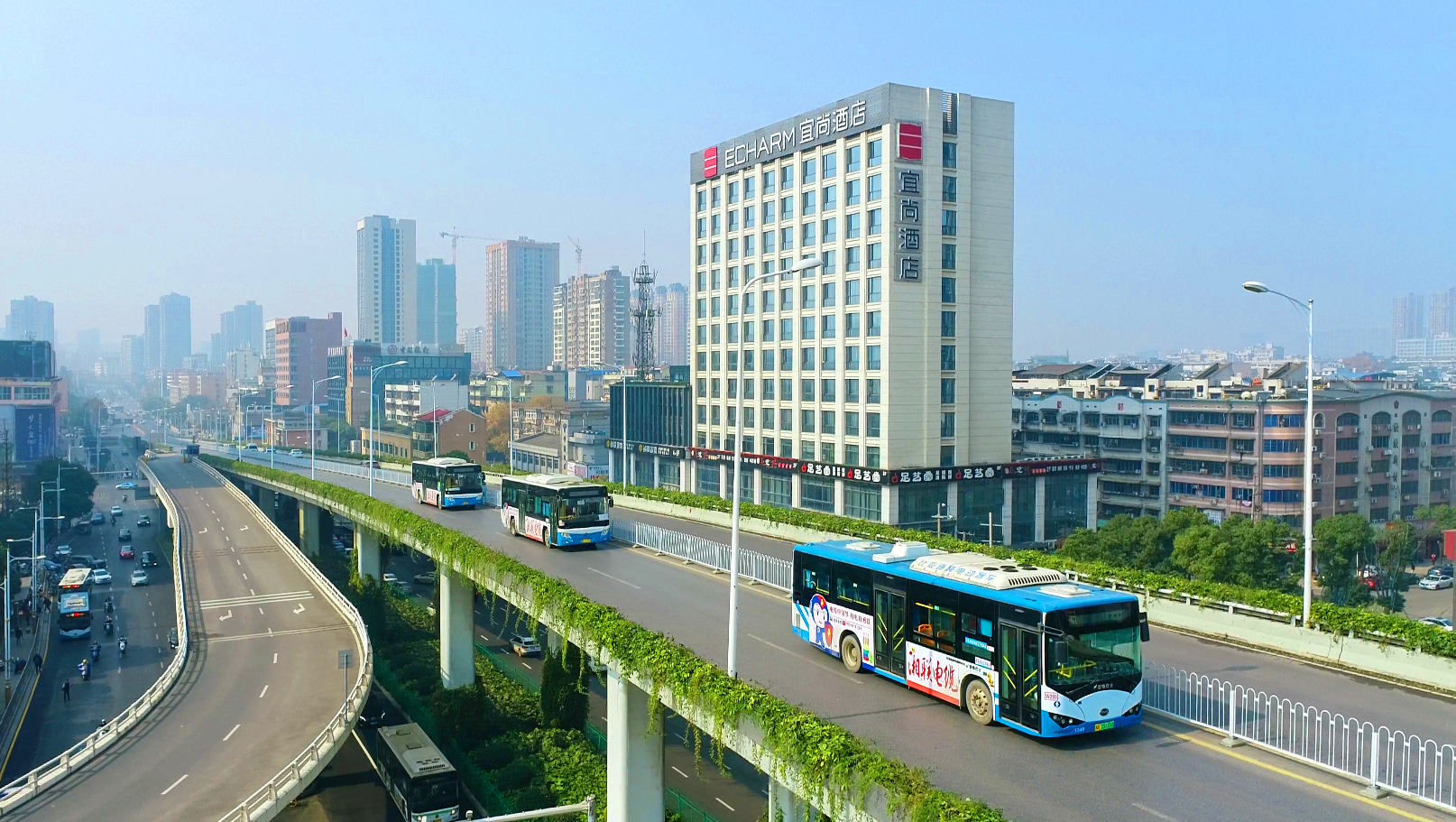 品牌建設再提速 | 湘聯電纜公交車廣告全面上線！